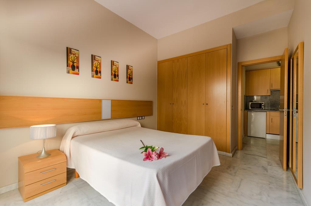 Apartamentos Turisticos Covadonga Bormujos Eksteriør bilde
